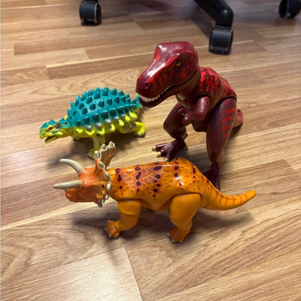 Vibrant Dinosaur Action Figure Set - Red and Orange